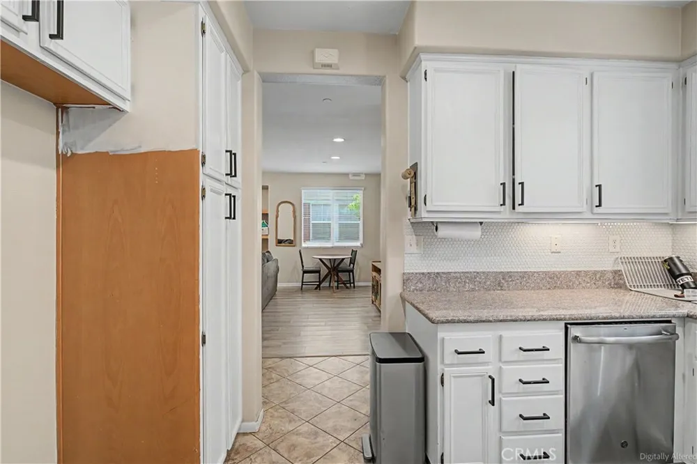 3271 Laval Riverside, CA 92503