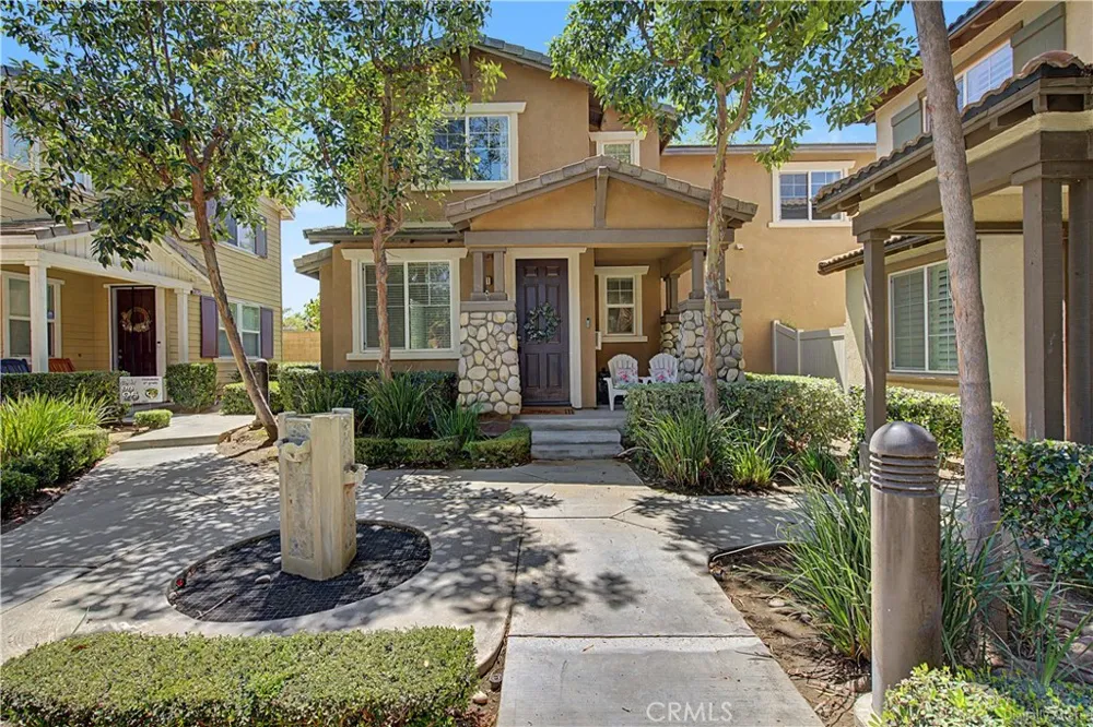 3271 Laval Riverside, CA 92503