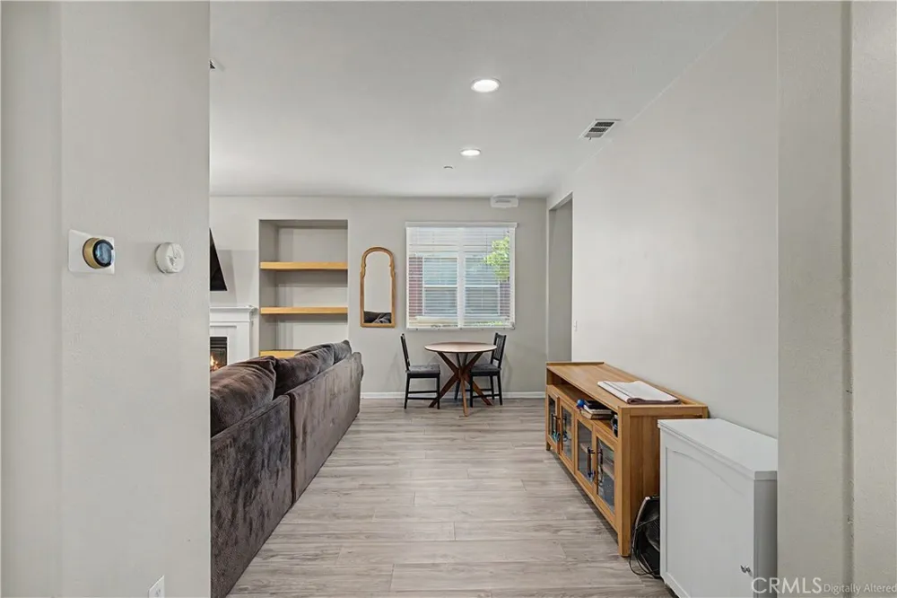 3271 Laval Riverside, CA 92503