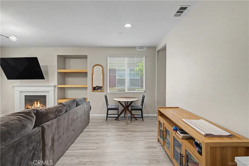 3271 Laval Riverside, CA 92503