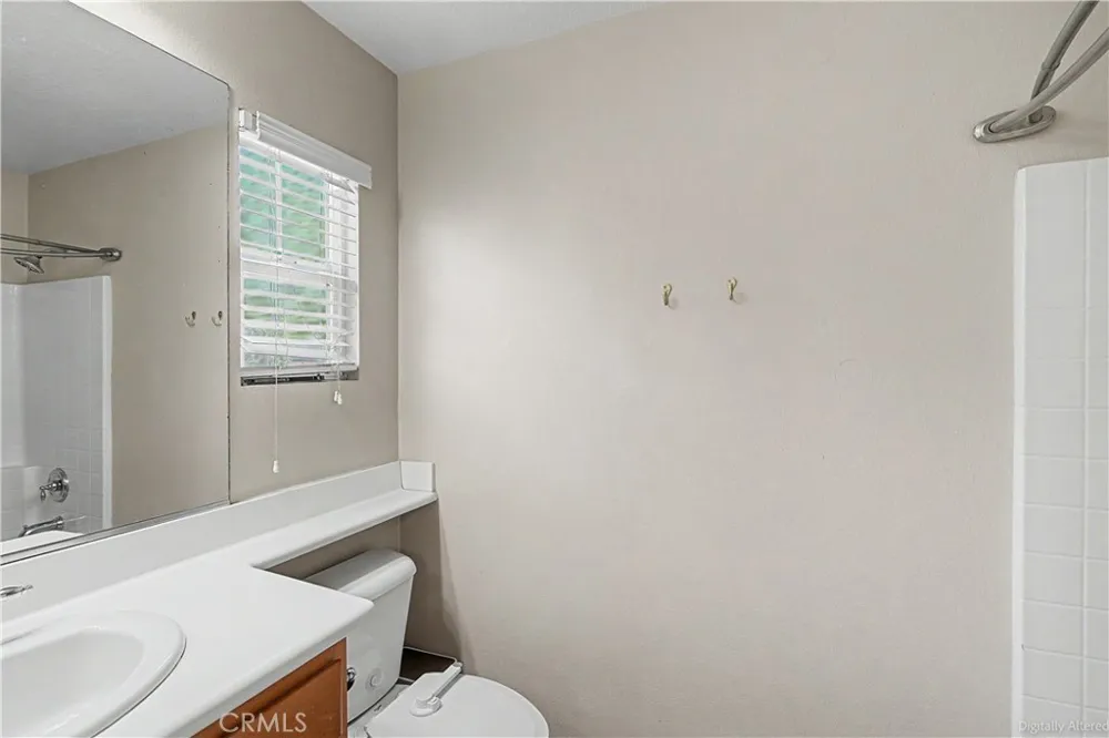 3271 Laval Riverside, CA 92503