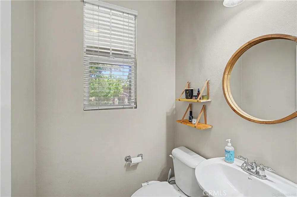 3271 Laval Riverside, CA 92503