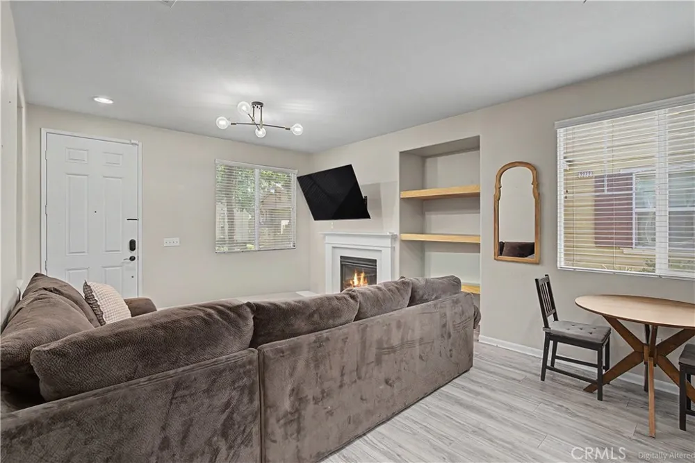 3271 Laval Riverside, CA 92503