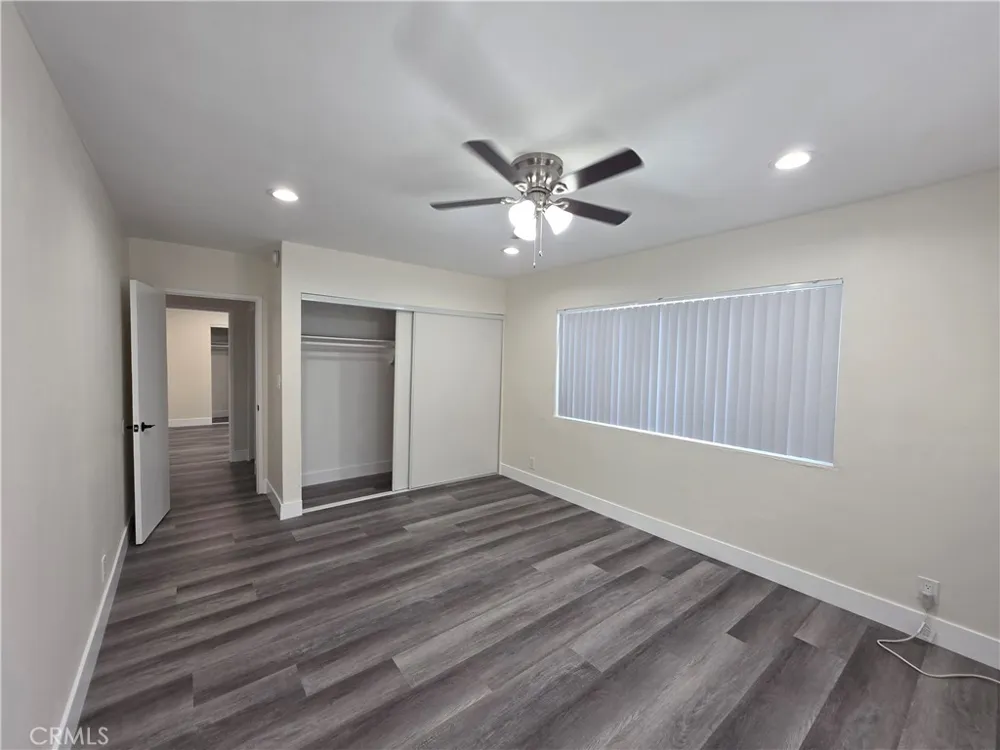 20760 Hartland Winnetka, CA 91306