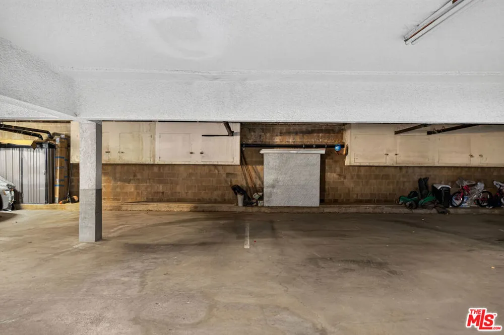 2519 Kansas Avenue #102 Santa Monica, CA 90404