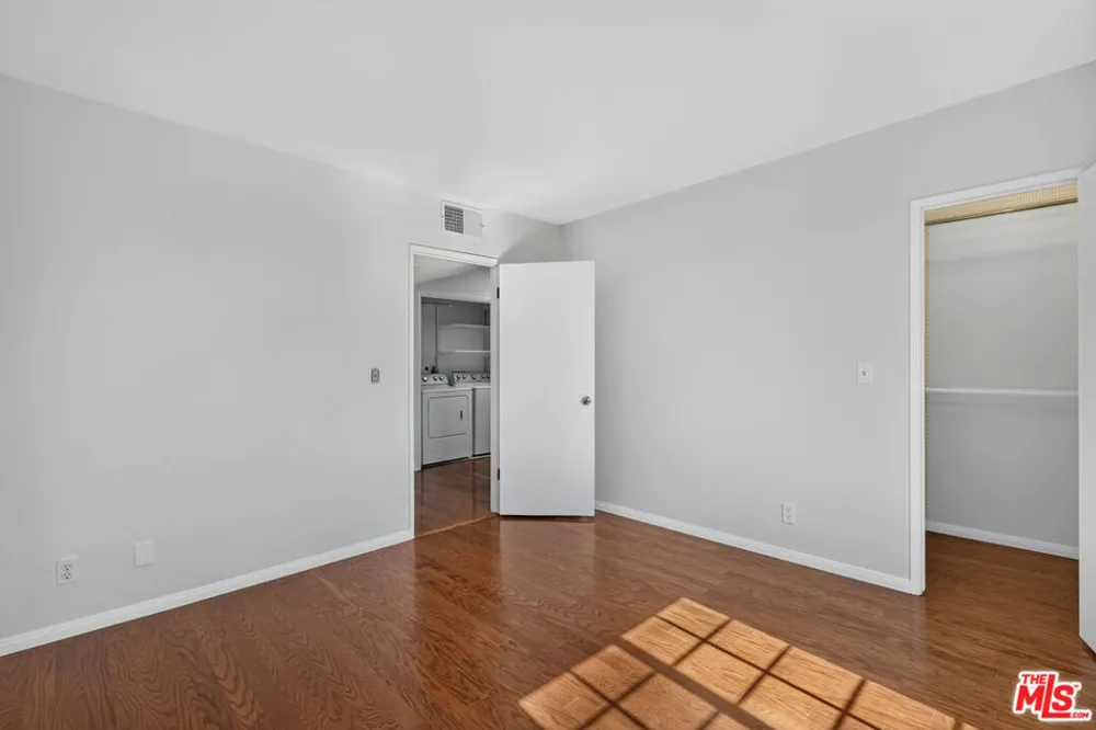 2519 Kansas Avenue #102 Santa Monica, CA 90404