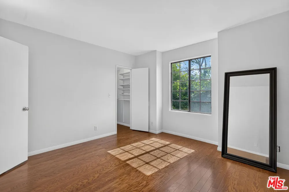 2519 Kansas Avenue #102 Santa Monica, CA 90404