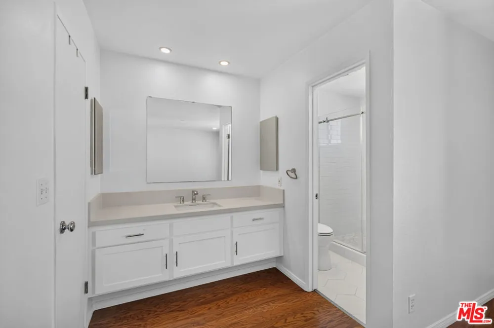 2519 Kansas Avenue #102 Santa Monica, CA 90404