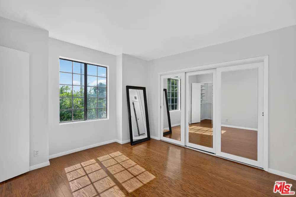 2519 Kansas Avenue #102 Santa Monica, CA 90404