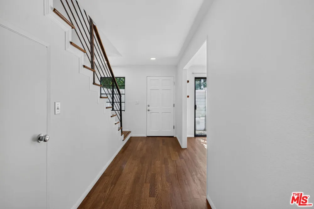 2519 Kansas Avenue #102 Santa Monica, CA 90404