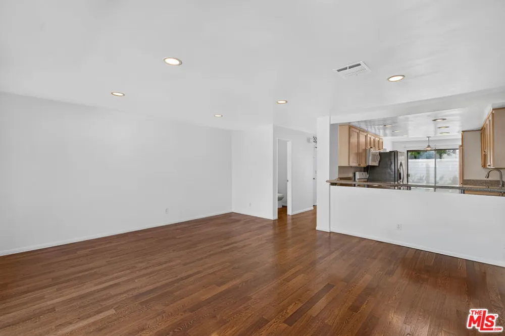 2519 Kansas Avenue #102 Santa Monica, CA 90404