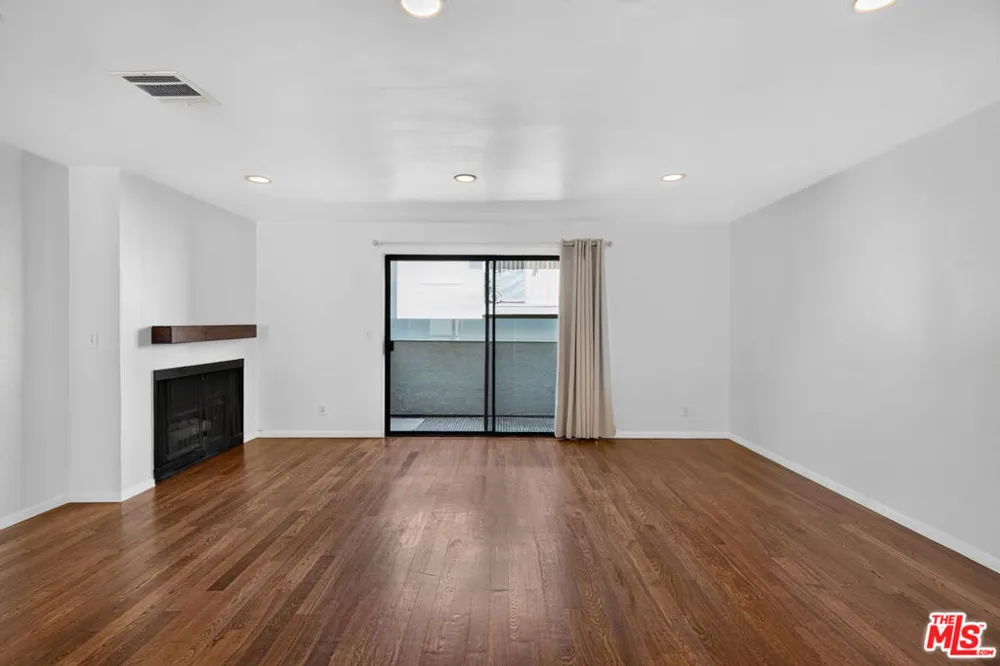 2519 Kansas Avenue #102 Santa Monica, CA 90404