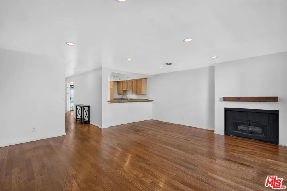 2519 Kansas Avenue #102 Santa Monica, CA 90404