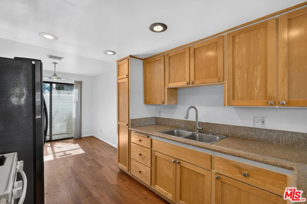 2519 Kansas Avenue #102 Santa Monica, CA 90404