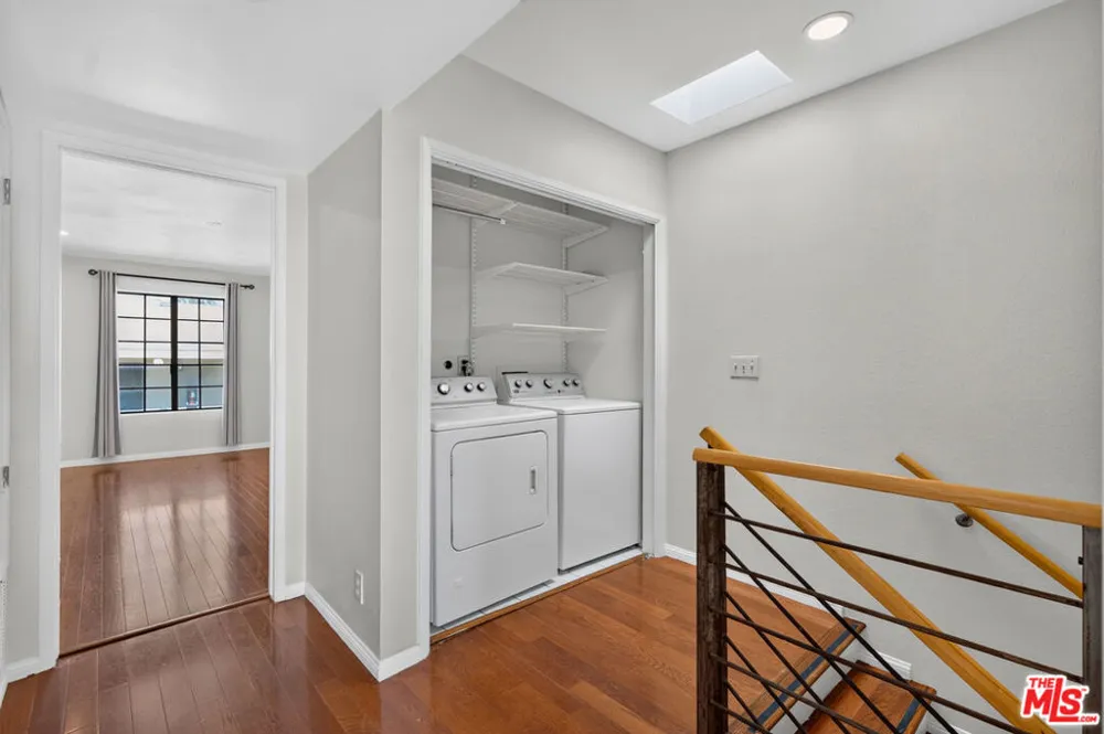 2519 Kansas Avenue #102 Santa Monica, CA 90404