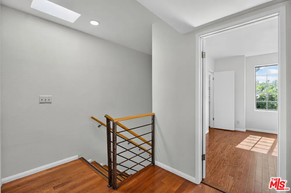 2519 Kansas Avenue #102 Santa Monica, CA 90404