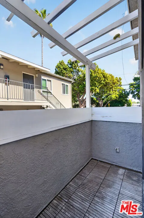 2519 Kansas Avenue #102 Santa Monica, CA 90404