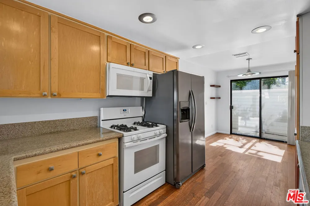 2519 Kansas Avenue #102 Santa Monica, CA 90404