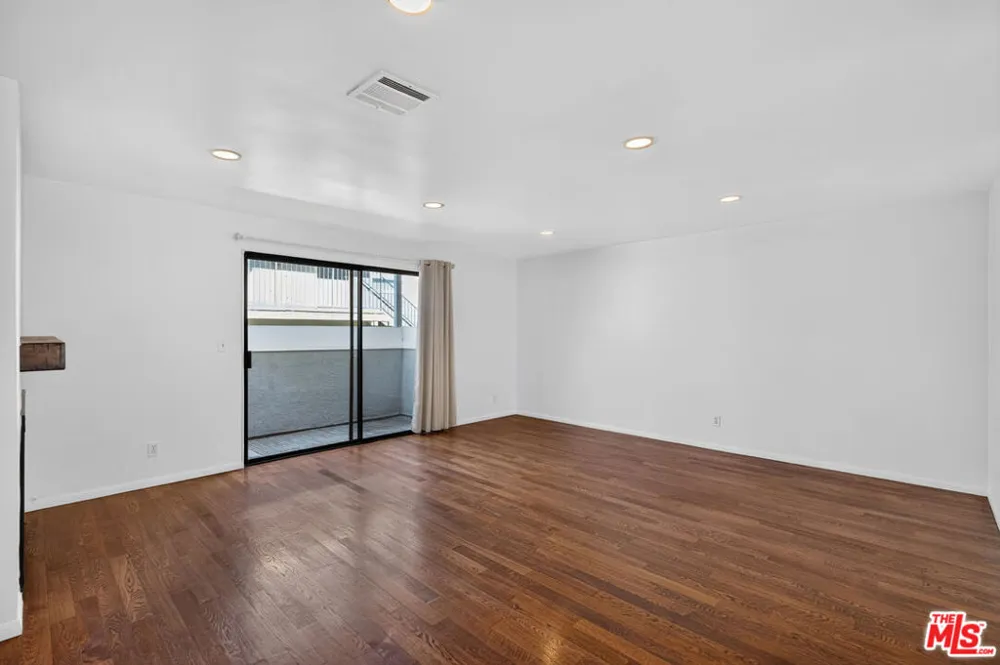 2519 Kansas Avenue #102 Santa Monica, CA 90404