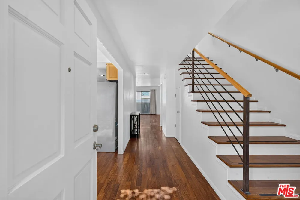 2519 Kansas Avenue #102 Santa Monica, CA 90404