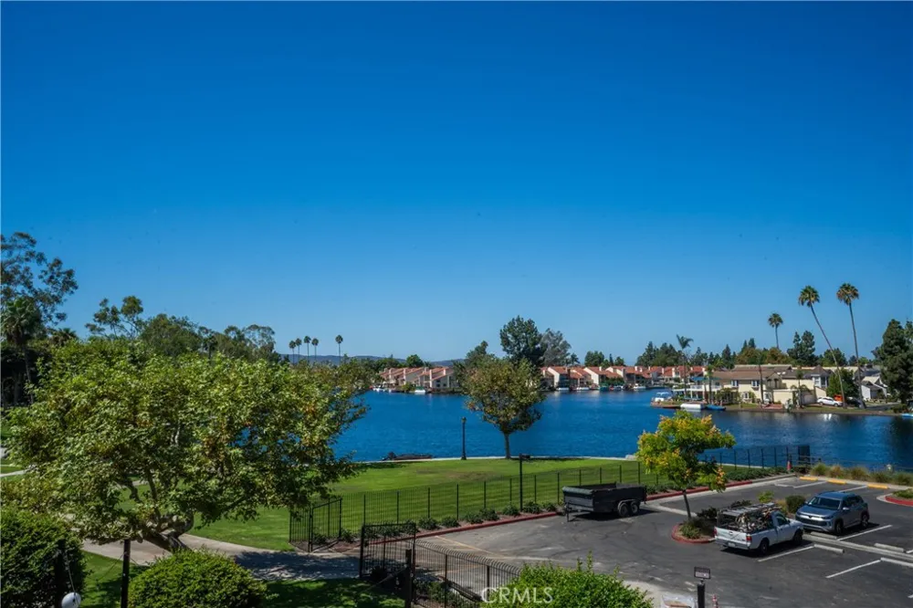 21968 Lakeland Lake Forest, CA 92630