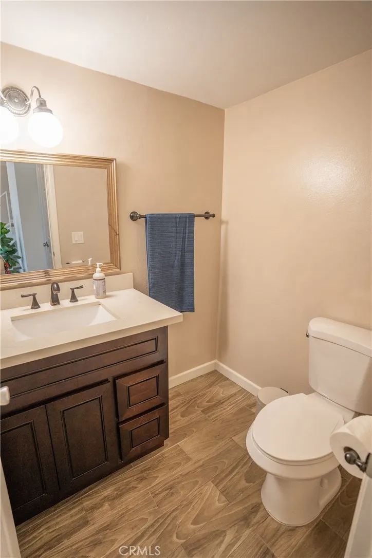 21968 Lakeland Lake Forest, CA 92630