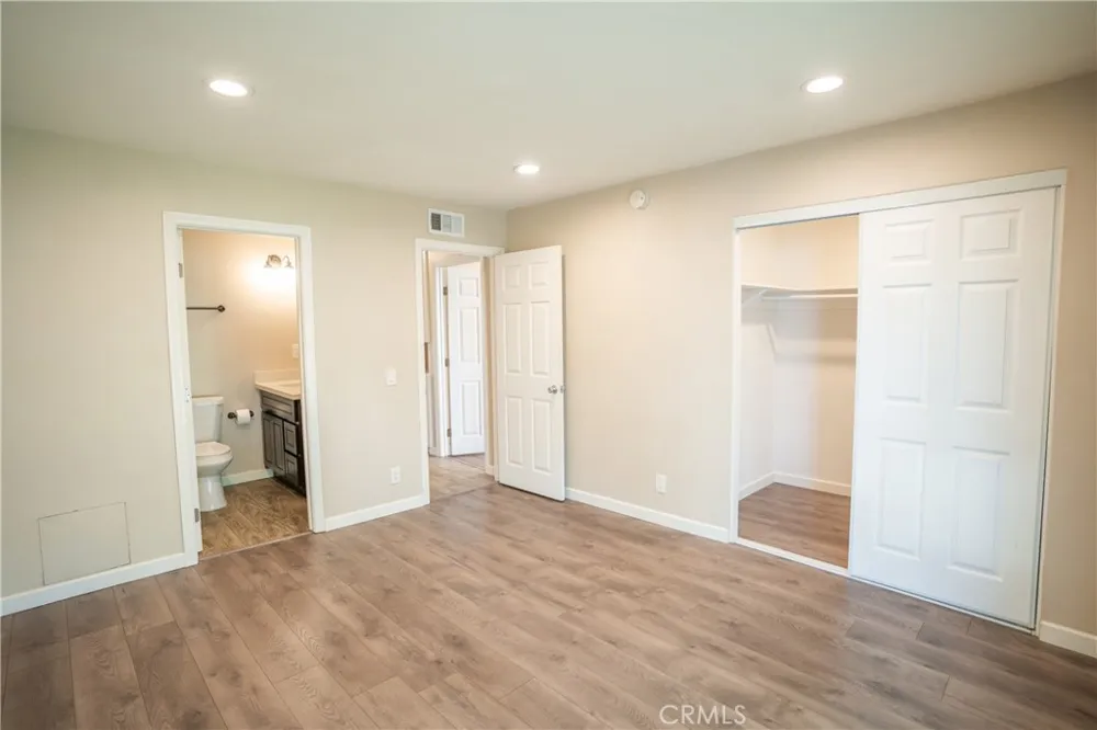 21968 Lakeland Lake Forest, CA 92630