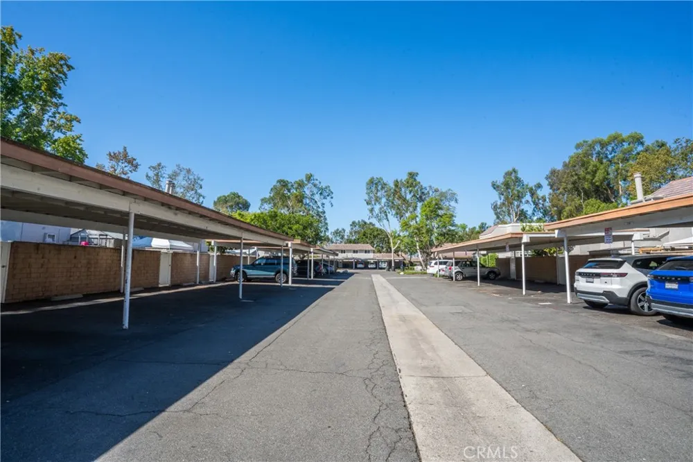 21968 Lakeland Lake Forest, CA 92630