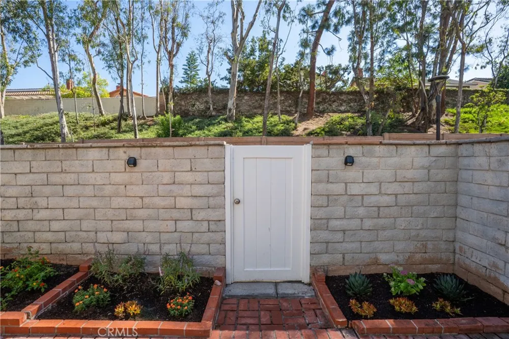 21968 Lakeland Lake Forest, CA 92630