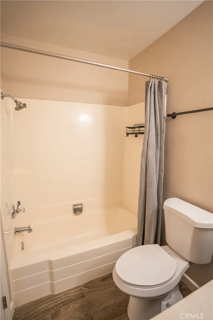 21968 Lakeland Lake Forest, CA 92630