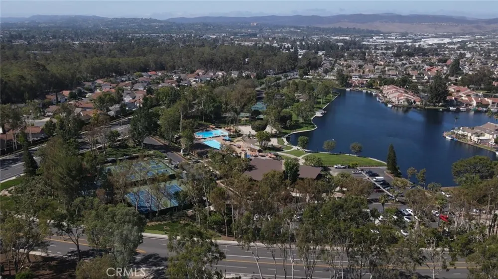 21968 Lakeland Lake Forest, CA 92630