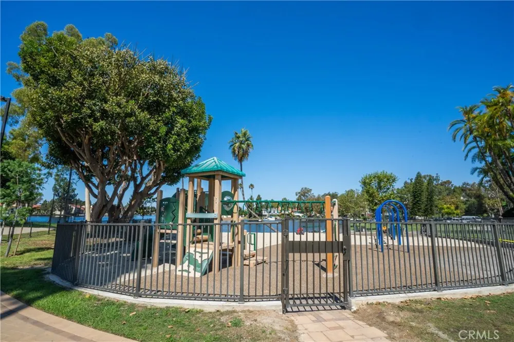 21968 Lakeland Lake Forest, CA 92630