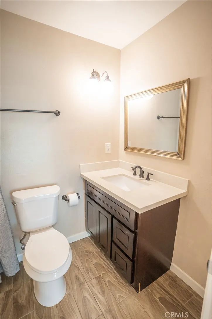 21968 Lakeland Lake Forest, CA 92630