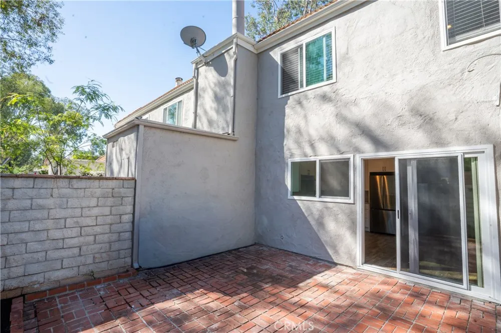 21968 Lakeland Lake Forest, CA 92630