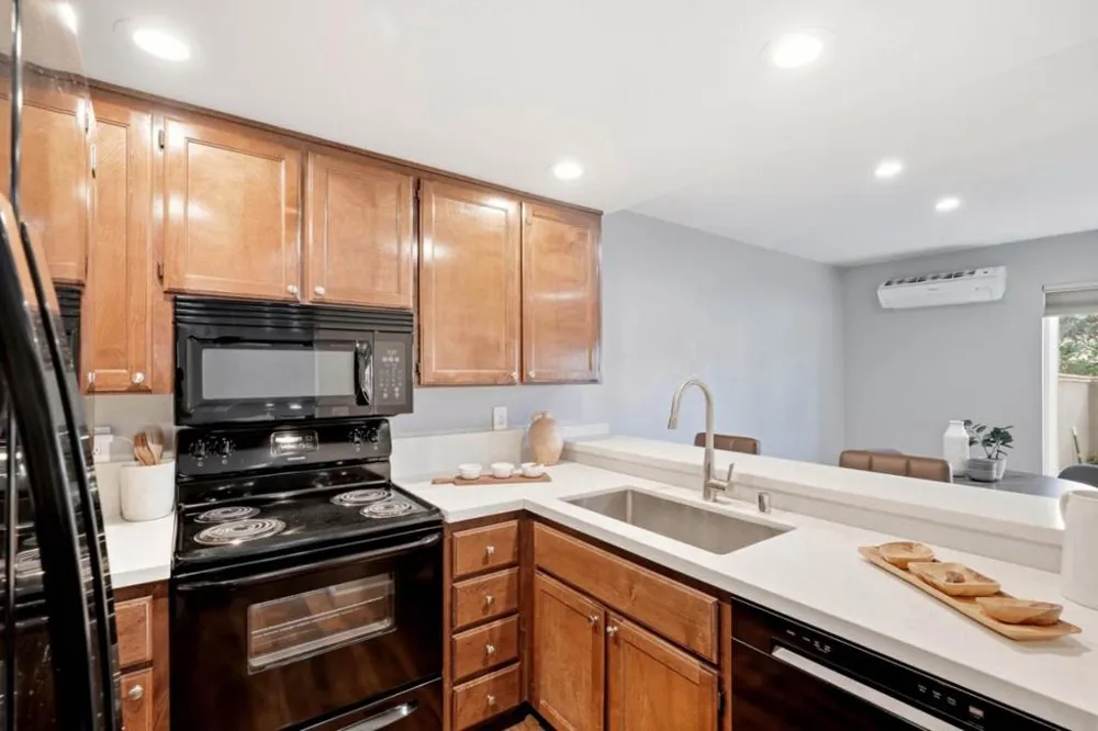 844 La Barbera Drive San Jose, CA 95126