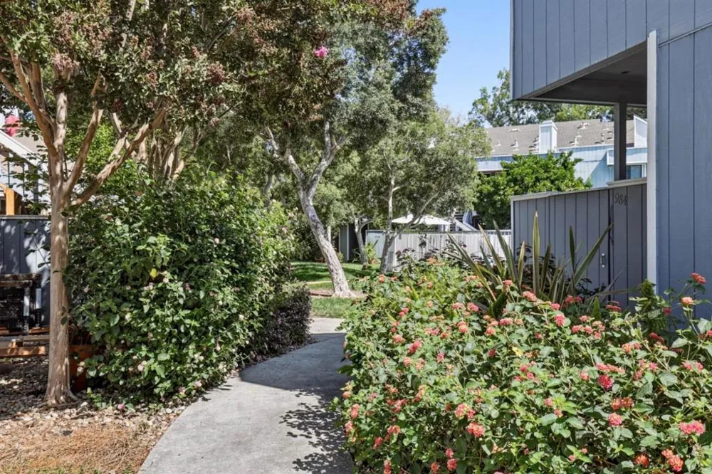 844 La Barbera Drive San Jose, CA 95126