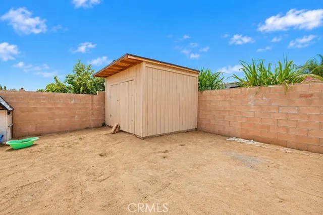 9730 Linden Avenue Bloomington, CA 92316