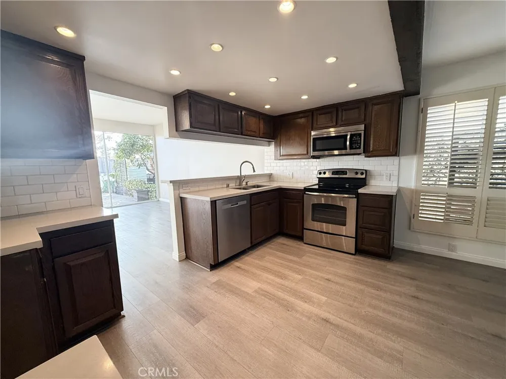 22831 Islamare Lake Forest, CA 92630