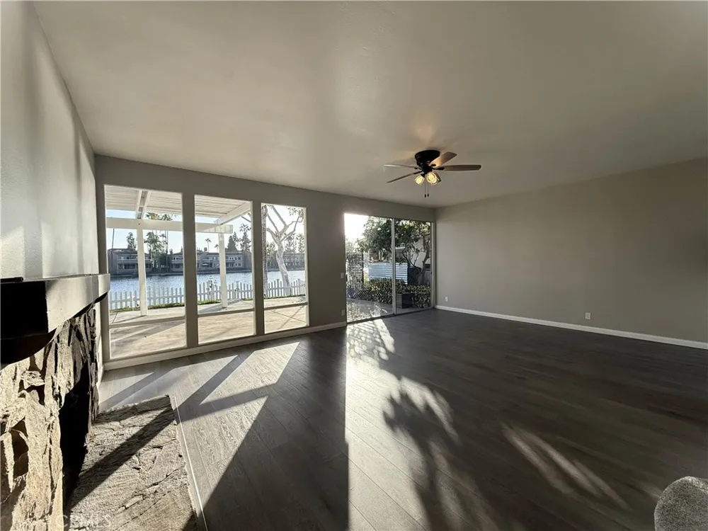 22831 Islamare Lake Forest, CA 92630