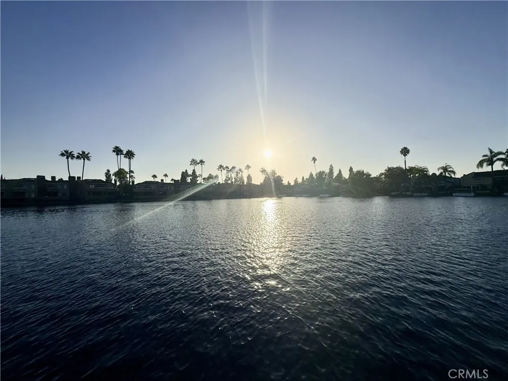 22831 Islamare Lake Forest, CA 92630