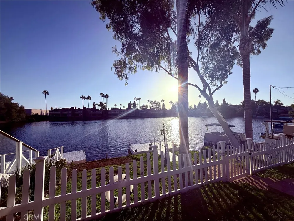 22831 Islamare Lake Forest, CA 92630