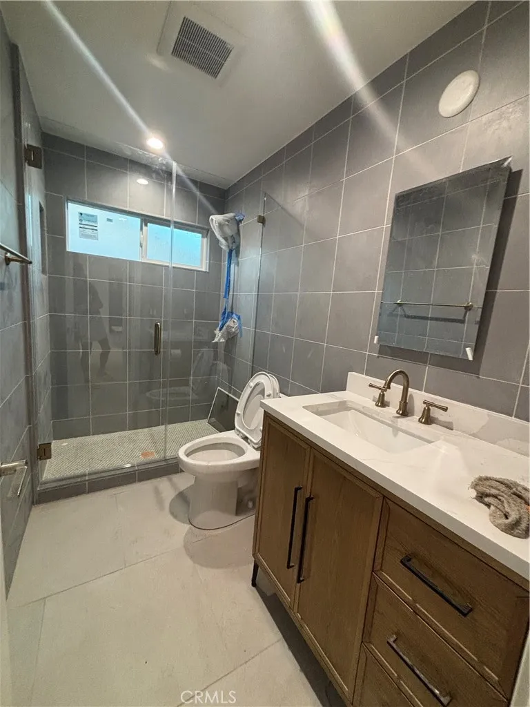 23453 Mobile West Hills, CA 91307