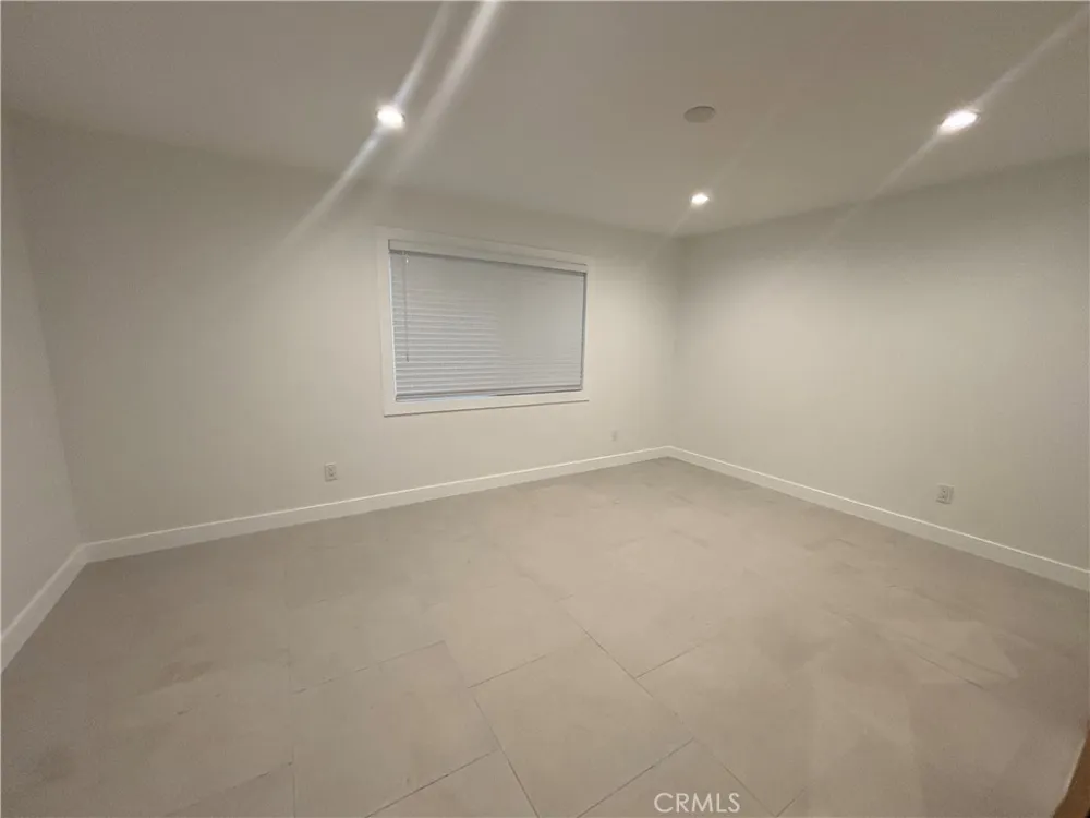 23453 Mobile West Hills, CA 91307
