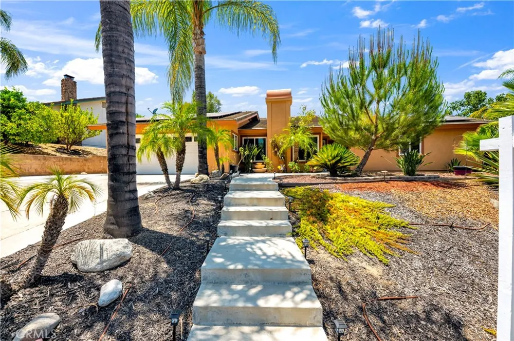 22862 Calcutta Canyon Lake, CA 92587