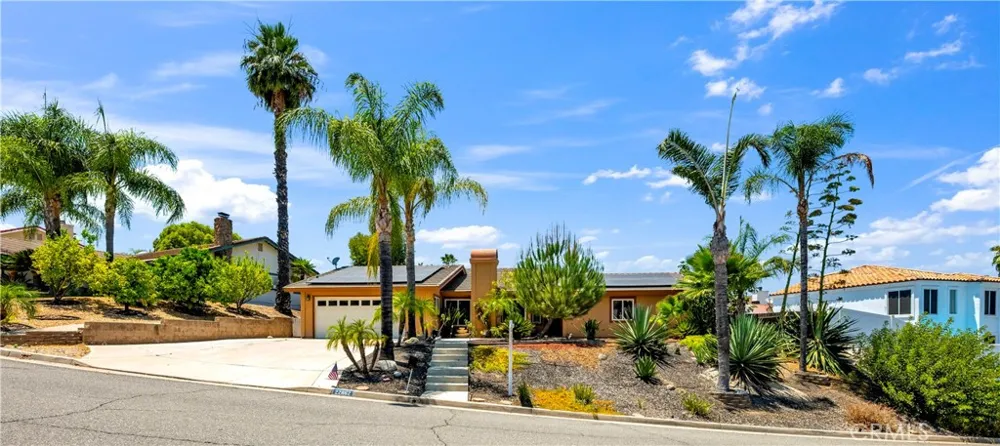 22862 Calcutta Canyon Lake, CA 92587
