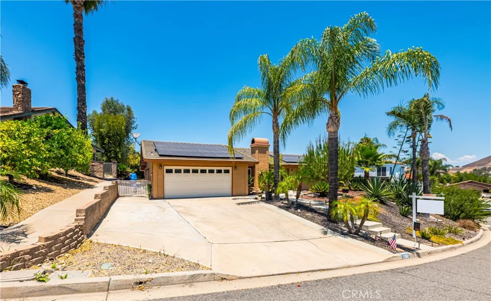 22862 Calcutta Canyon Lake, CA 92587
