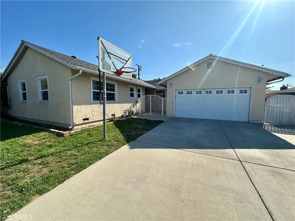 354 S Pepper Avenue Glendora, CA 91741
