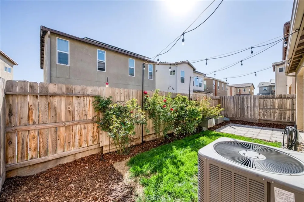 976 Thurman W Madera, CA 93636