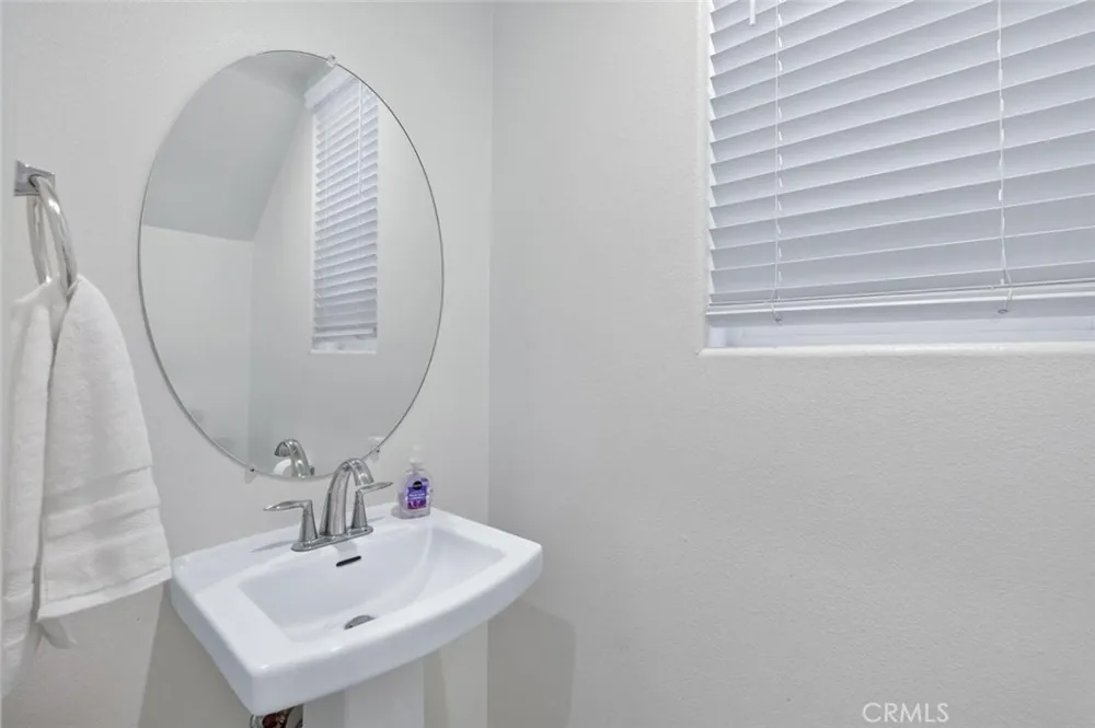 976 Thurman W Madera, CA 93636