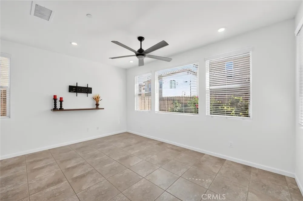 976 Thurman W Madera, CA 93636